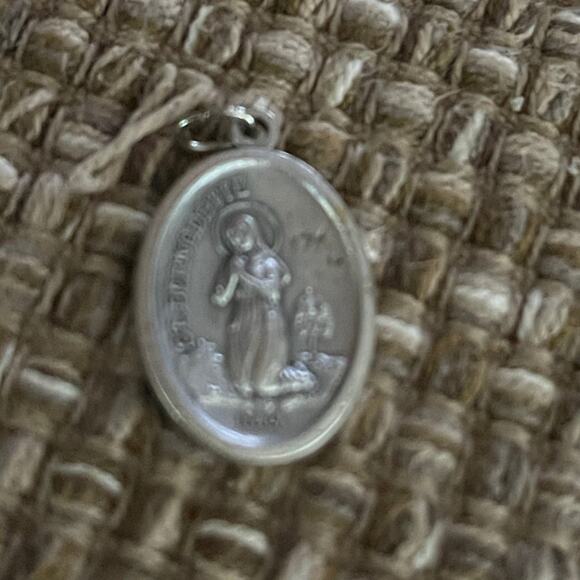 VINTAGE RELIGIOUS Pendants x2 Italy - Picture 8 of 12